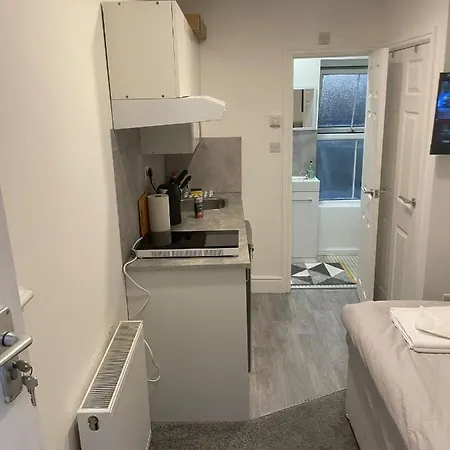 Luton Short Term Lets - Cardiff Road Apartment Exterior photo