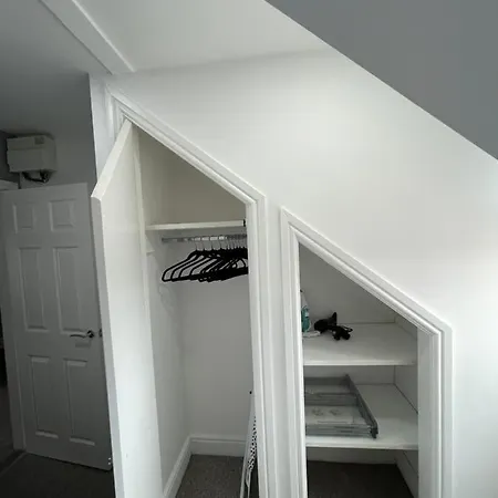 Luton Short Term Lets - Cardiff Road Apartment Exterior photo