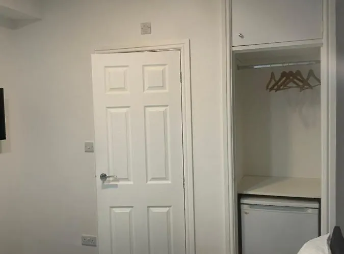 Luton Short Term Lets - Cardiff Road