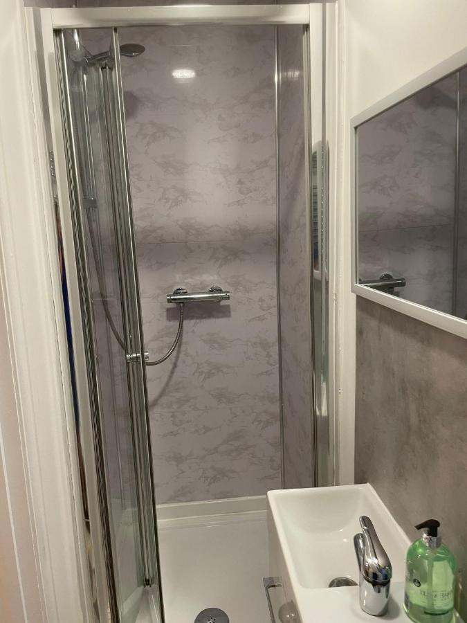 Short Term Lets - Cardiff Road * Luton (Bedfordshire)
